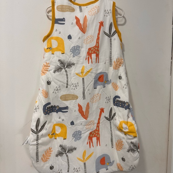 CHILDLIKE BEHAVIOR AGE 0+ White with gray zipper. - Picture 4 of 11